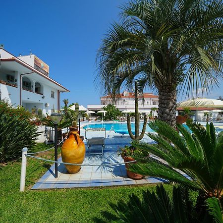 Hotel Damanse Santa Domenica  Eksteriør billede