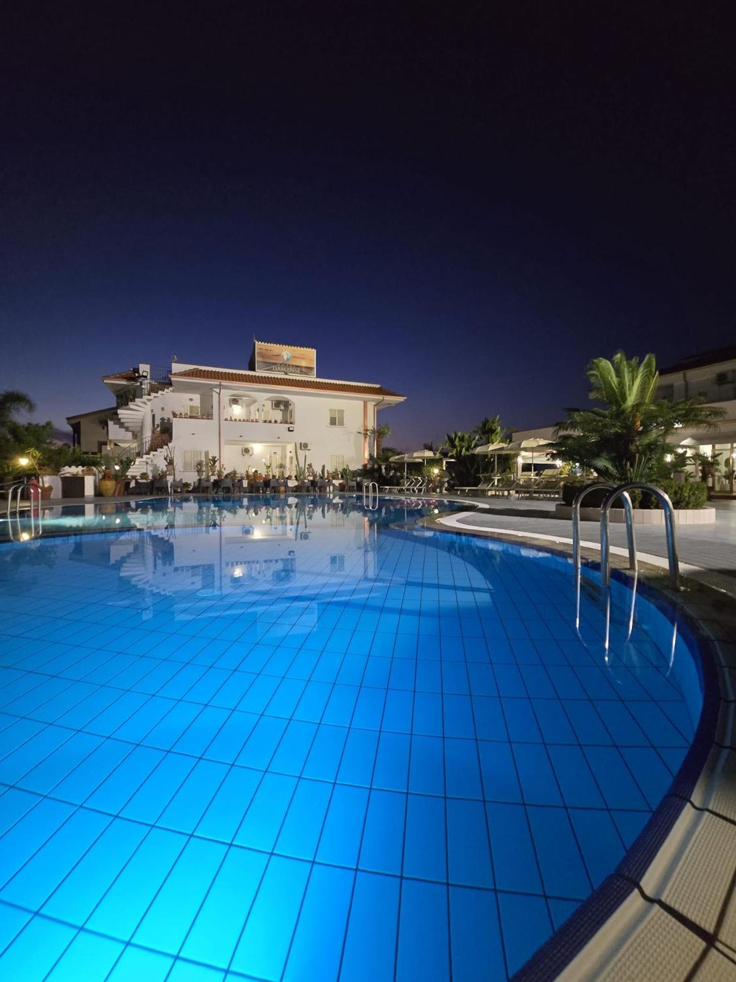 Hotel Damanse Santa Domenica  Eksteriør billede