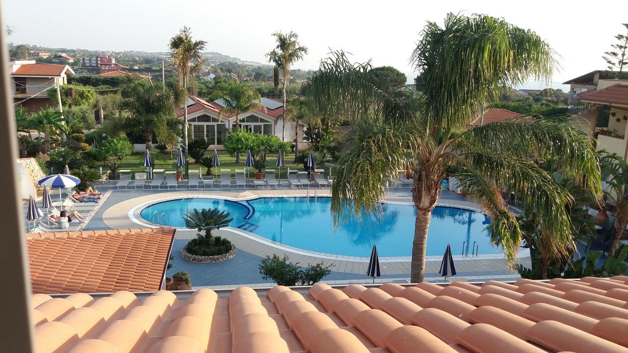 Hotel Damanse Santa Domenica  Eksteriør billede