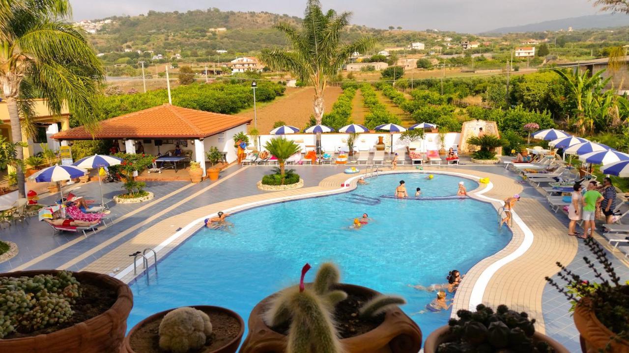 Hotel Damanse Santa Domenica  Eksteriør billede